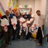 FOTO - Uova e sorrisi: il gruppo 'Bari nelle Marche' all'Ospedale Salesi di Ancora per i regali pasquali