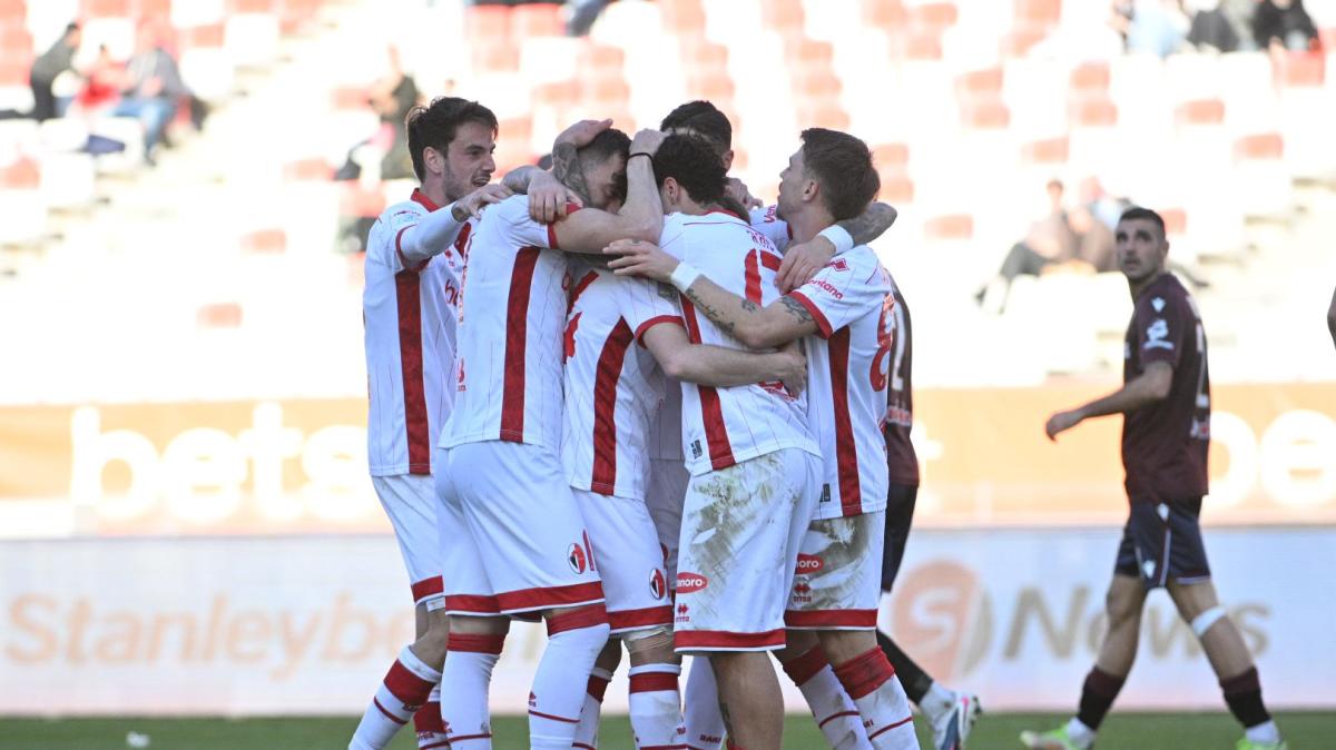 VIDEO - Bari, vittoria netta e importante. L'opinione dei tifosi...