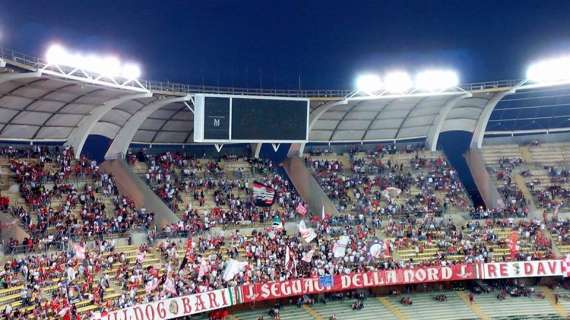 Fumogeni in Curva, notificati 9 DASPO ai tifosi del Bari
