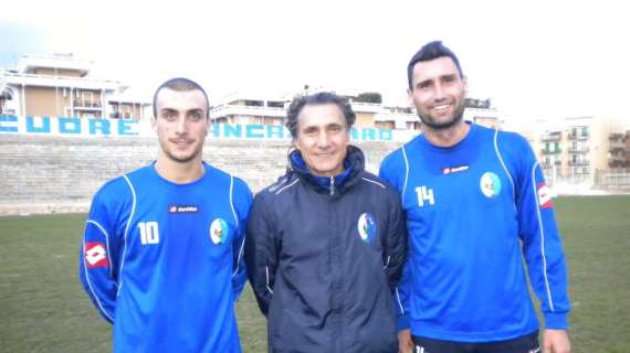 Mister Dellisanti (Trani) con i due nuovi arrivi De Toma e Rizzo