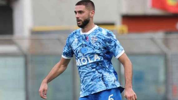 Curto ufficiale a Cesena. Accostato al Bari, sorride Mignani