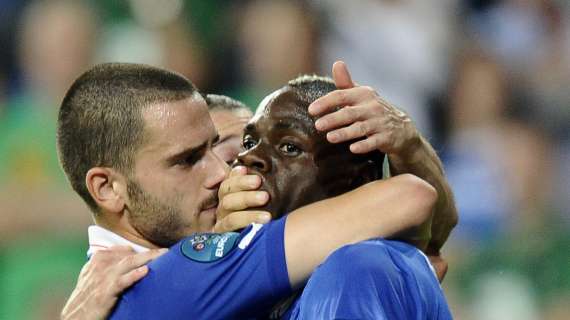 Leonardo Bonucci &#039;zittisce&#039; Balotelli subito dopo il gol del 2-0 contro l&#039;Irlanda