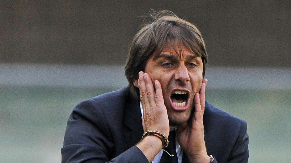 CALCIOSCOMMESSE - La polizia fa irruzione nel ritiro dell'Italia. Perquisita la casa di Antonio Conte!