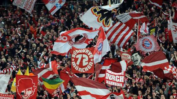 Tifosi del Bayern fanno sesso allo stadio. VIDEO