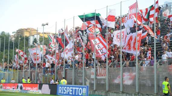 Bari-Avellino, caos nel pre-partita. Arrestati...