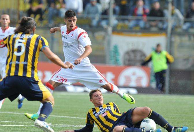 Stoian, la furia dell'Est, non basta: il gol di Caputo vale un punticino