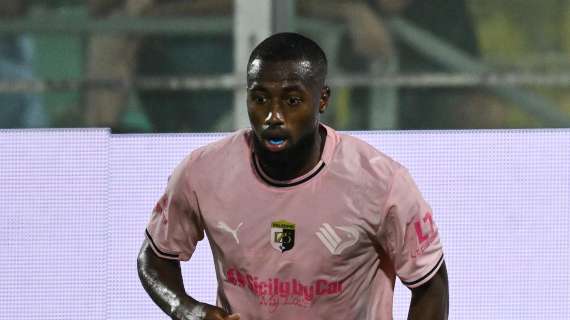 Verso Palermo-Bari: un difensore dei rosonero ricoverato, il motivo