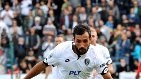 CdM - Bari e Reggina, sfida sul mercato. Laribi oggi ufficiale? Poi Ninkovic e punta. Gli amaranto...