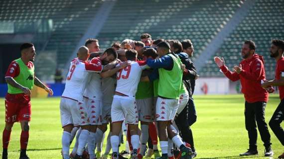 Frattali salva all'inizio, Vandeputte spreca nel finale. In mezzo... il Bari. Le immagini della vittoria