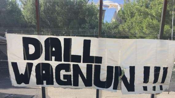 FOTO - "Dall wagnun!!!", "Noi vogliamo 11 leoni": gli striscioni dei tifosi