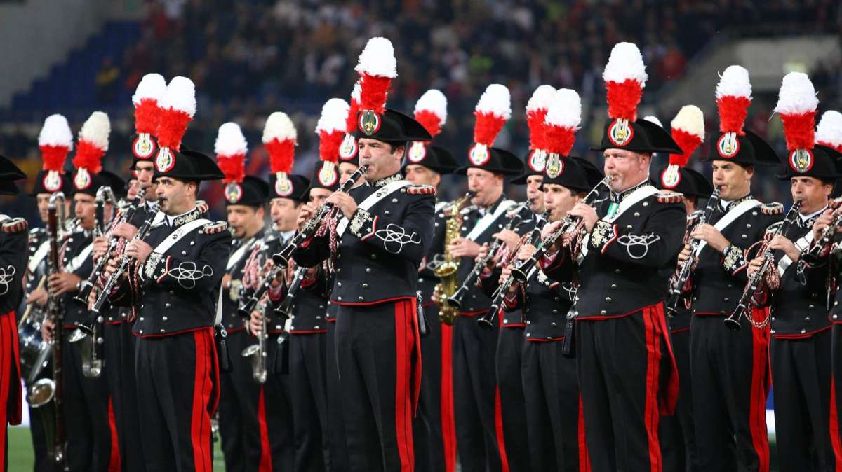 Bari, Carabinieri negli uffici di via Torrebella