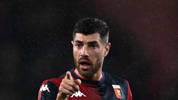 'Pronto, avete fatto l'abbonamento?'. Virale il siparietto tra Sabelli e i tifosi del Genoa 