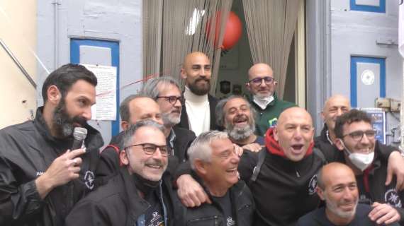 VIDEO - Simeri omaggiato a Santo Spirito: "Sarò sempre tifoso del Bari". Tanti tifosi all'evento