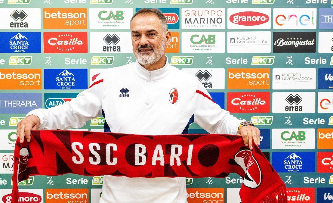 Il primo Bari di Vivarini: difesa a tre e trequarti densa. Ma con la Juve Stabia qualche cambiamento ci sarà