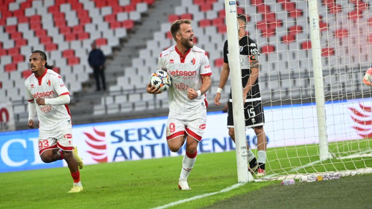 VIDEO - Il Bari batte di misura l'ex Mignani. L'opinione dei tifosi