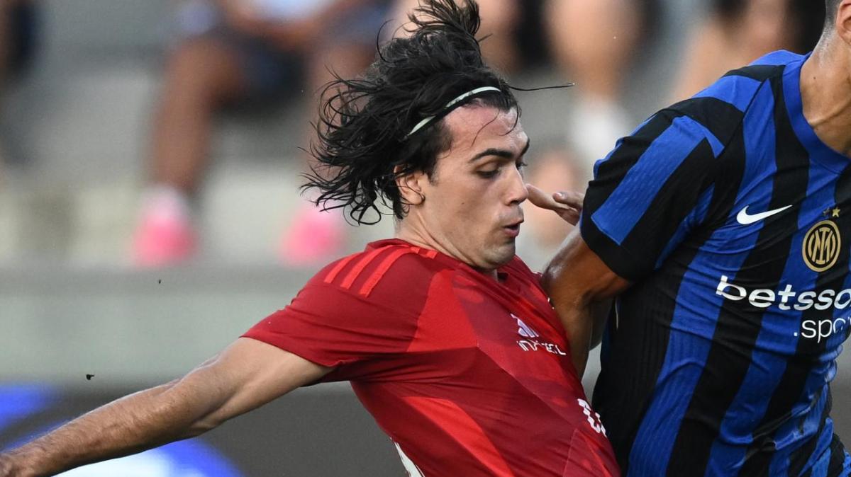 Esteves c'è. Il portoghese è arrivato all'Aeroporto di Bari