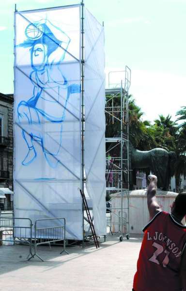 Bari, 4 writer creano la "Torre di casa Azzurri"