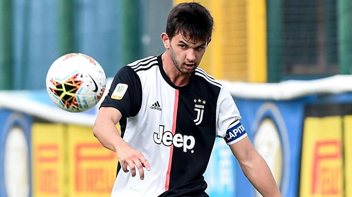 Mirko Conte a TuttoBari: "Allenai Anzolin alla Juventus. È un leader dall'ottimo piede"