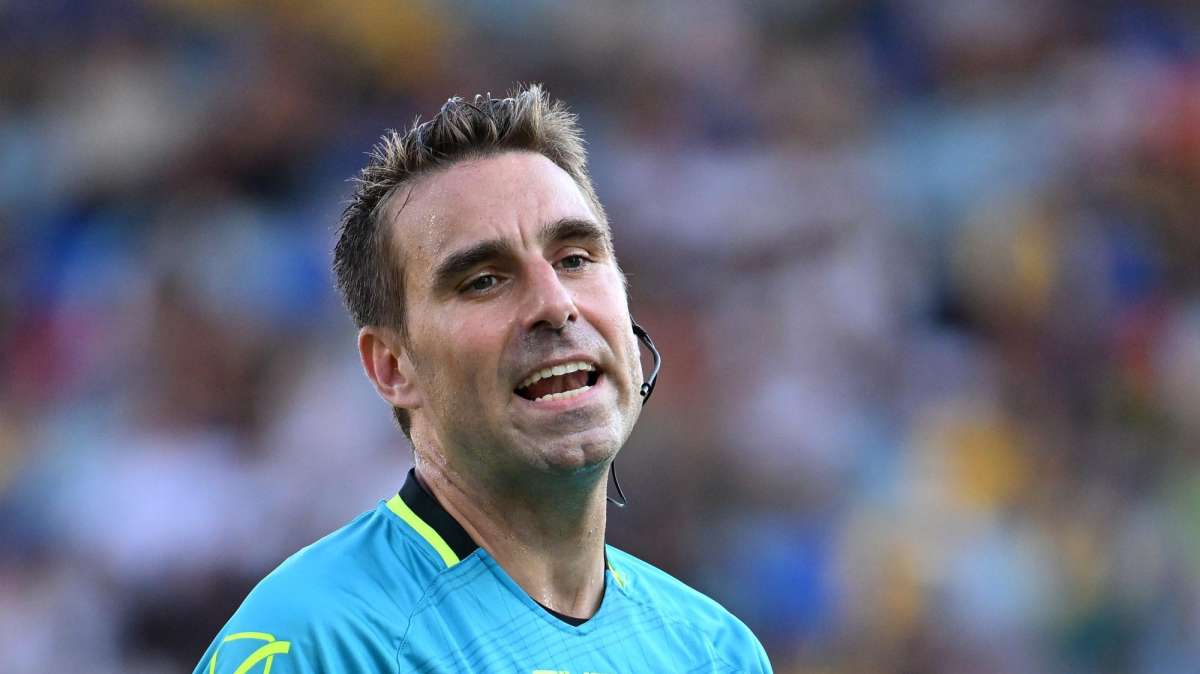 Lo dice il regolamento, Bari-Cesena: tutti gli episodi arbitrali e le spiegazioni