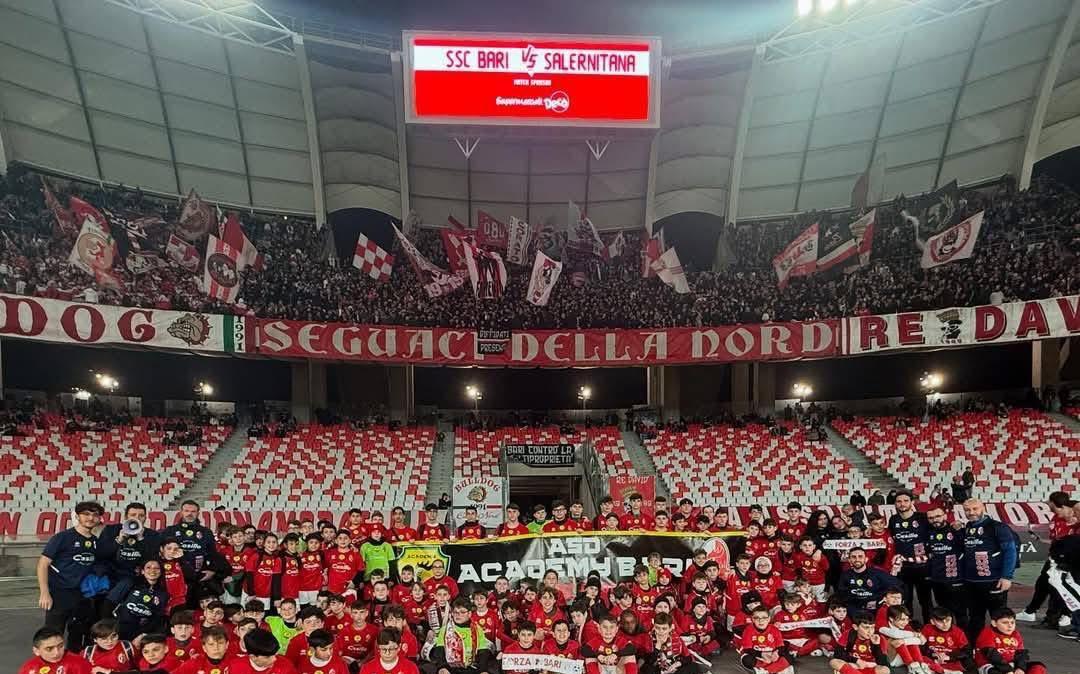 “Tolto il sorriso a 200 bambini”: mancata sfilata al San Nicola. La SSC Bari: “Trovata soluzione, le società hanno rifiutato”