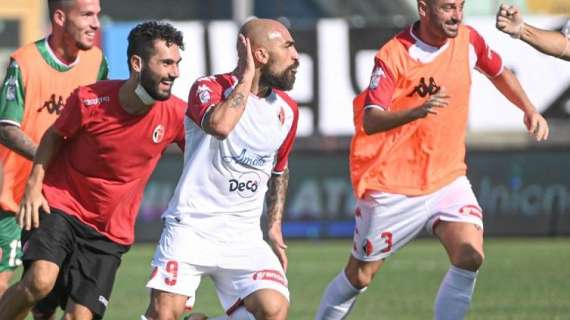 Girone C - Tutti in campo oggi: Bari-Foggia il big match. Catanzaro a Latina, derby per il Taranto. Programma e partite 