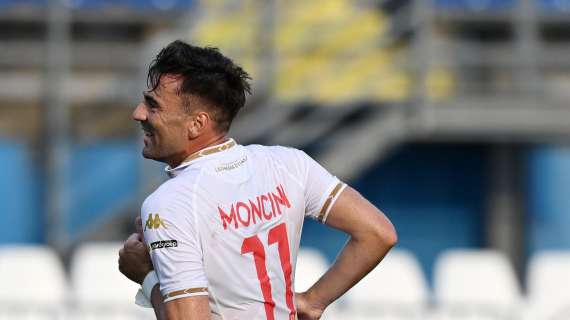 Bari, quando i tormentoni di mercato tornano nei radar: Moncini vicino, spunta anche Gytkjaer 