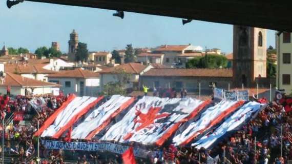 Bari-Foggia, è già derby: rossoneri avanti negli abbonamenti. Il dato