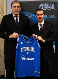Il ct Pianigiani col presidente federale Meneghin