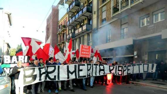 Tifosi baresi in corteo
