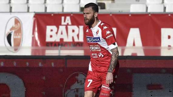 Di Cesare premiato. Antenucci gradisce: "Capitano..."