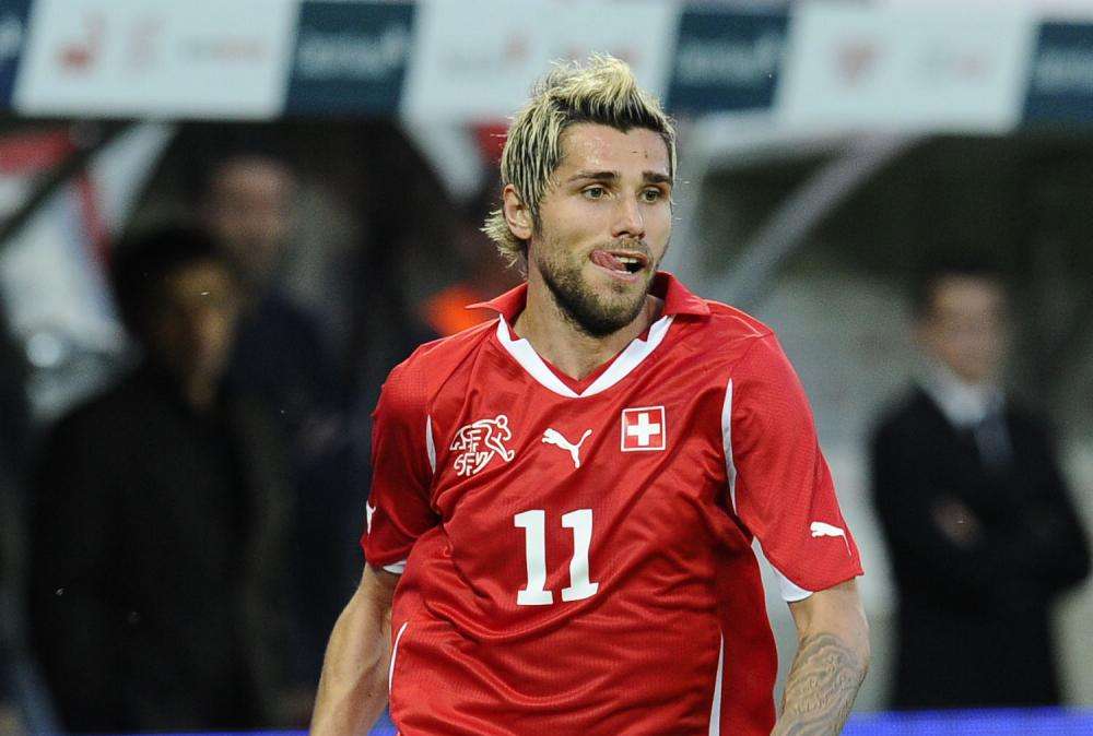 Svizzera, Hitzfeld teme per Behrami