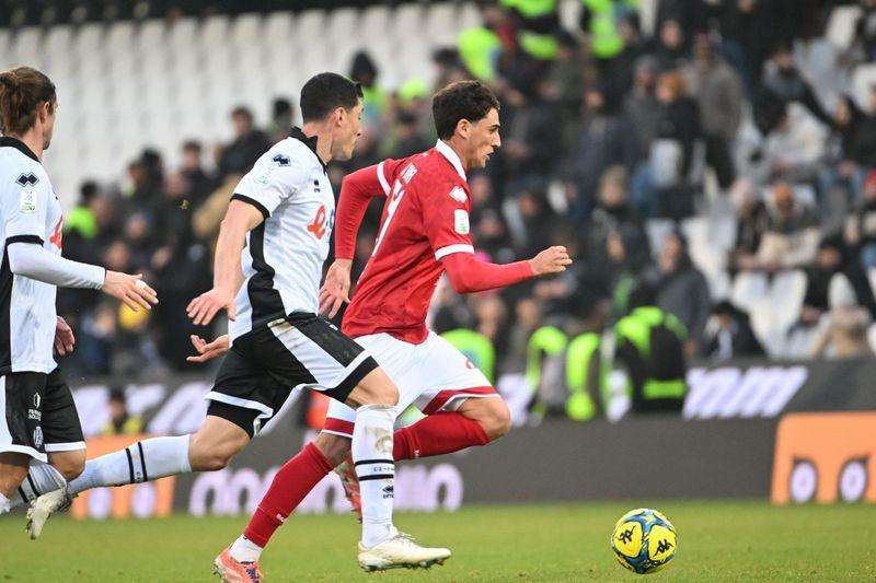 Il Bari e l'ipotesi retrocessione. Per quattro calciatori sarebbe la seconda volta consecutiva