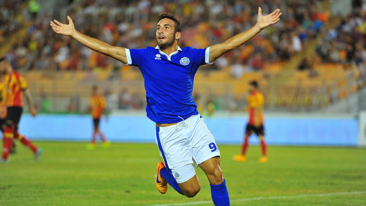 L'ex Grandolfo al Casarano, il club ricorda: "Tripletta storica col Bari"