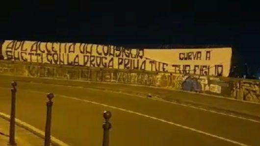 Da Napoli, striscione contro ADL: "Smetti con la droga insieme a tuo figlio"  