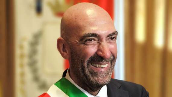 Aggressioni, Leccese (sindaco di Bari): "Barbarie. L'abbraccio della città alla vittima e a suo figlio"