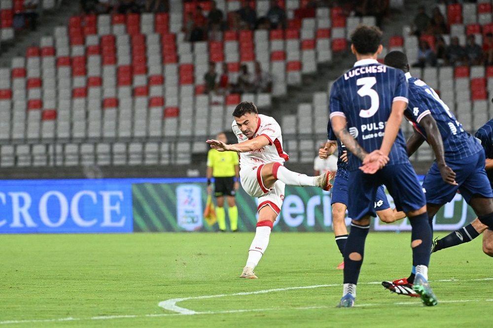 Recuperare Moncini e ritrovare il successo. A Bolzano è uno spareggio. I temi di Sudtirol-Bari