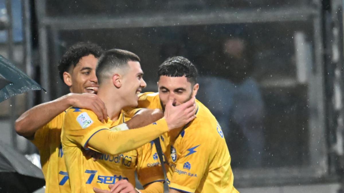 Prossimo turno - Big match Frosinone-Venezia. Il Cesena ospita il Pescara. Derby Spezia-Virtus Entella