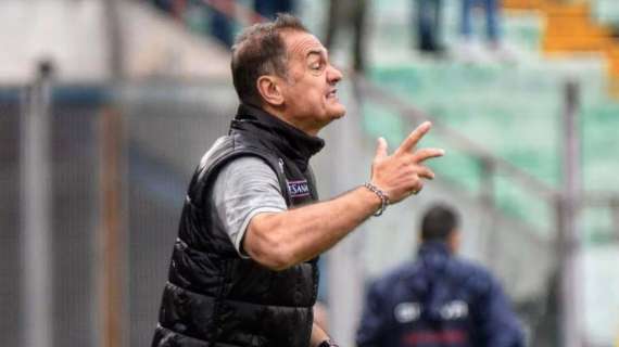 Tuttosport - Vivarini e la frase su Corazza, tifosi Reggina infuriati. E un prete attacca il tecnico barese...