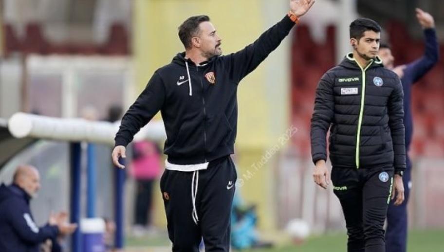 SALA STAMPA DOPO BENEVENTO-CASARANO, FLORO FLORES:"Mi godo questo momento, insieme ai ragazzi"