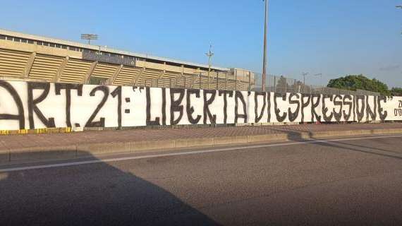 NEWS TB: Stadio Vigorito, un nuovo striscione invoca la "Libertà di espressione" richiamata dall'articolo 21
