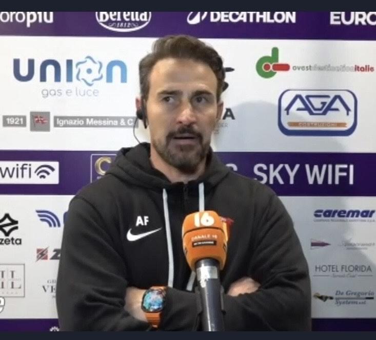 SALA STAMPA DOPO SORRENTO-BENEVENTO, FLORO FLORES:"I ragazzi hanno dimostrato ancora una volta di essere sul pezzo"