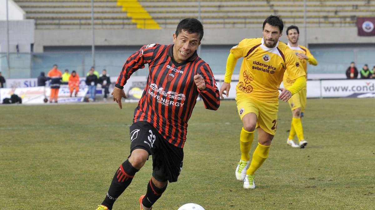 Nocerina, per Merino tentazione Pro Vercelli