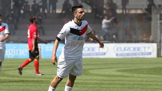 Arzanese e Vigor Lamezia su un attaccante del Gubbio