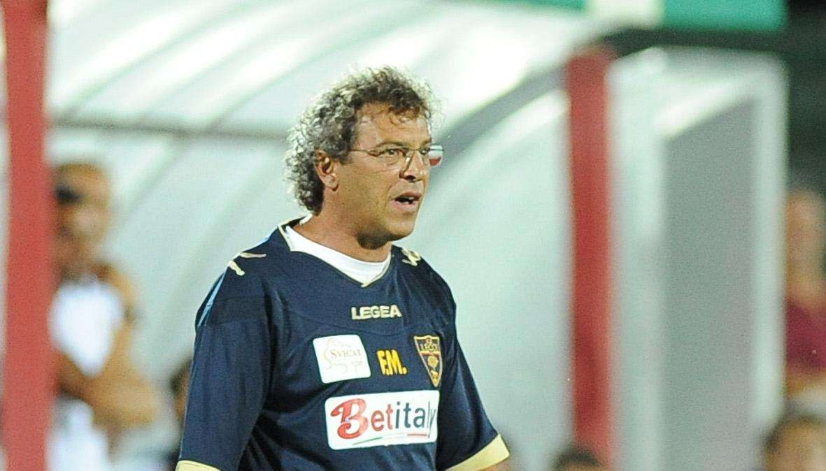 Lecce, l'ex mister Moriero stasera incontra la Federazione peruviana