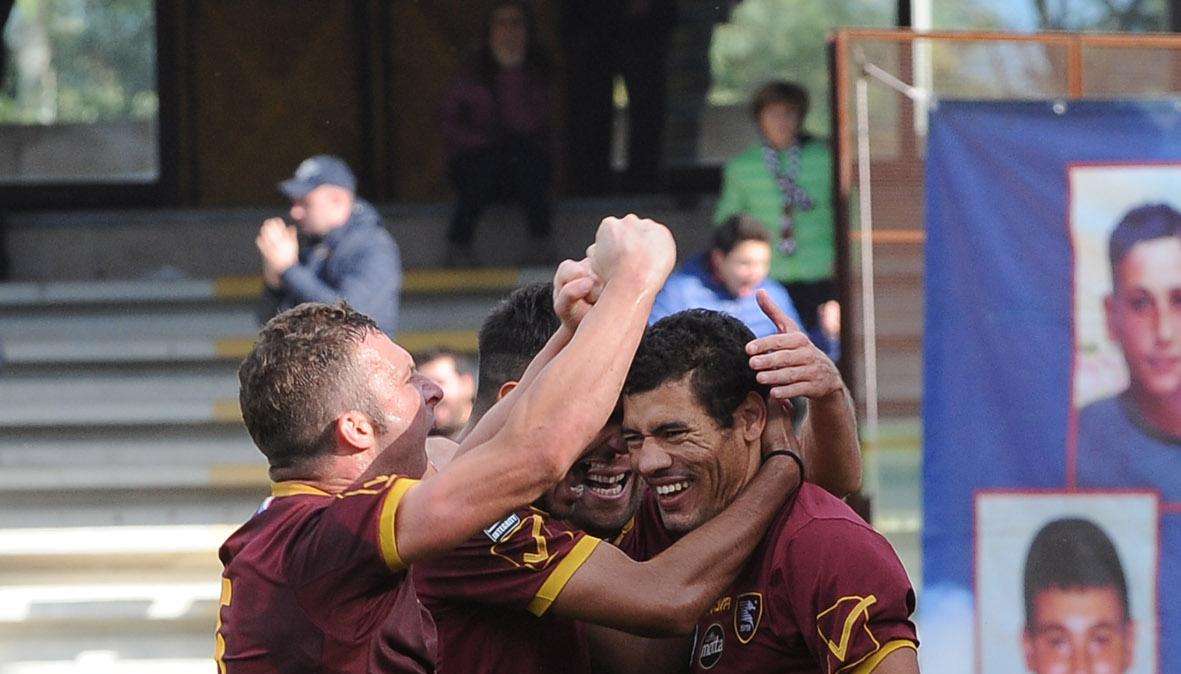 Salernitana, caccia a un centrocampista