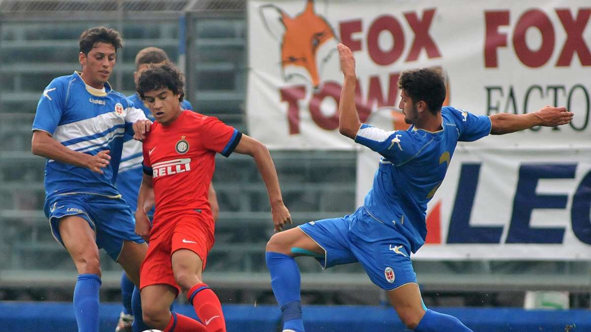 Il Como si prende gli applausi, l'Inter la vittoria: 2-3 al Sinigaglia