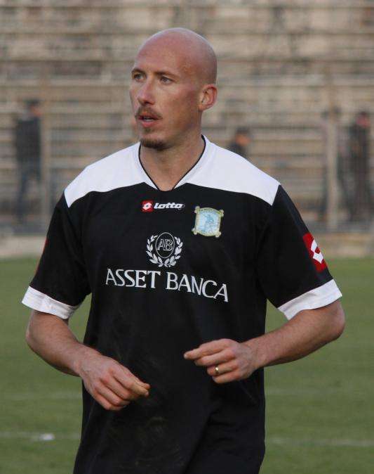 L'ex pro Pacciardi riparte dal Viareggio