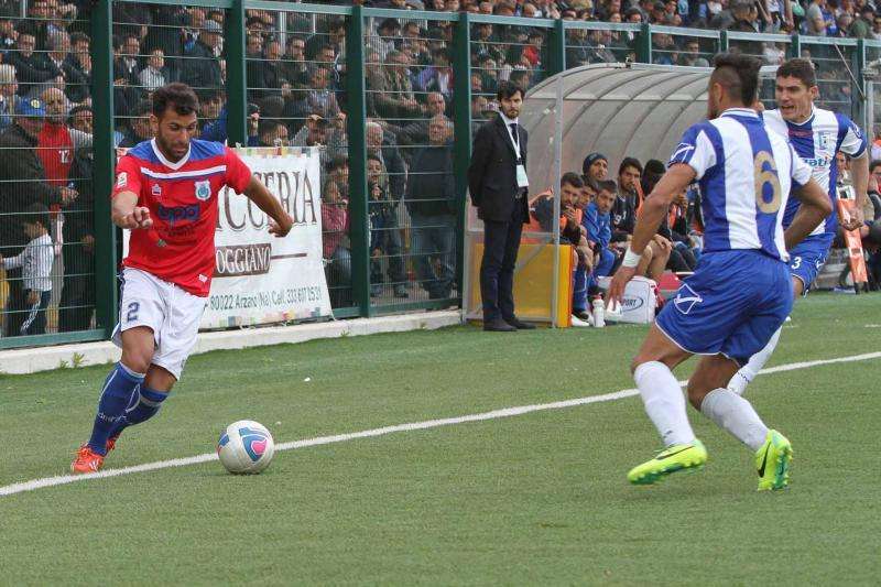 Catanzaro, interesse del Fondi per un difensore