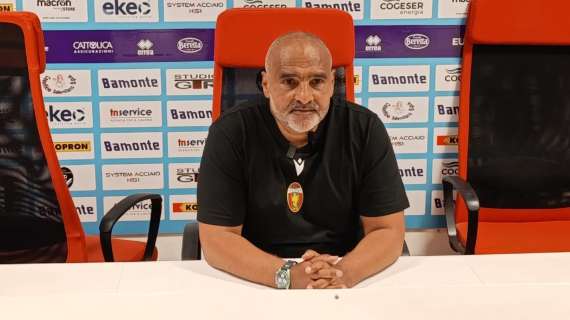 Ternana, Liverani: "Serve un gol, non tre. Niente arma bianca. A Vallocchia non rimprovero nulla"