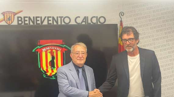 FOTONOTIZIA TC - Benevento, lo scatto del DT Carli con patron Vigorito